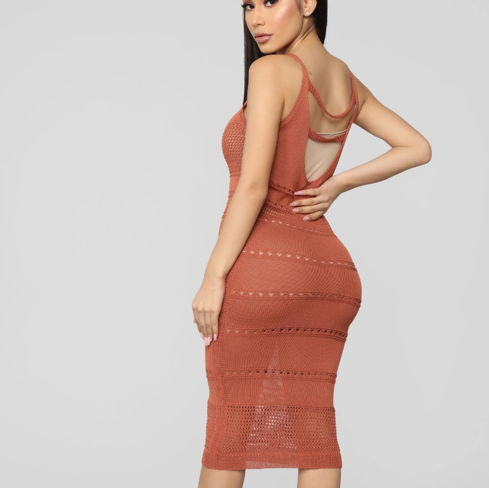 Beach Midi Dress. - Picture 4 of 4